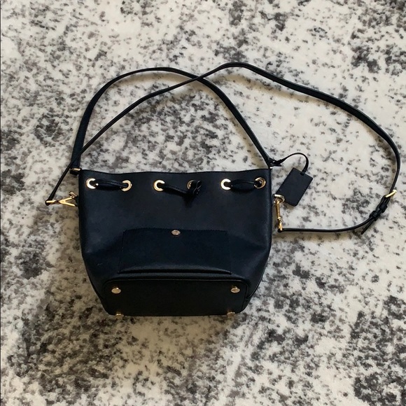 Michael Kora Bucket Bag - Picture 1 of 6